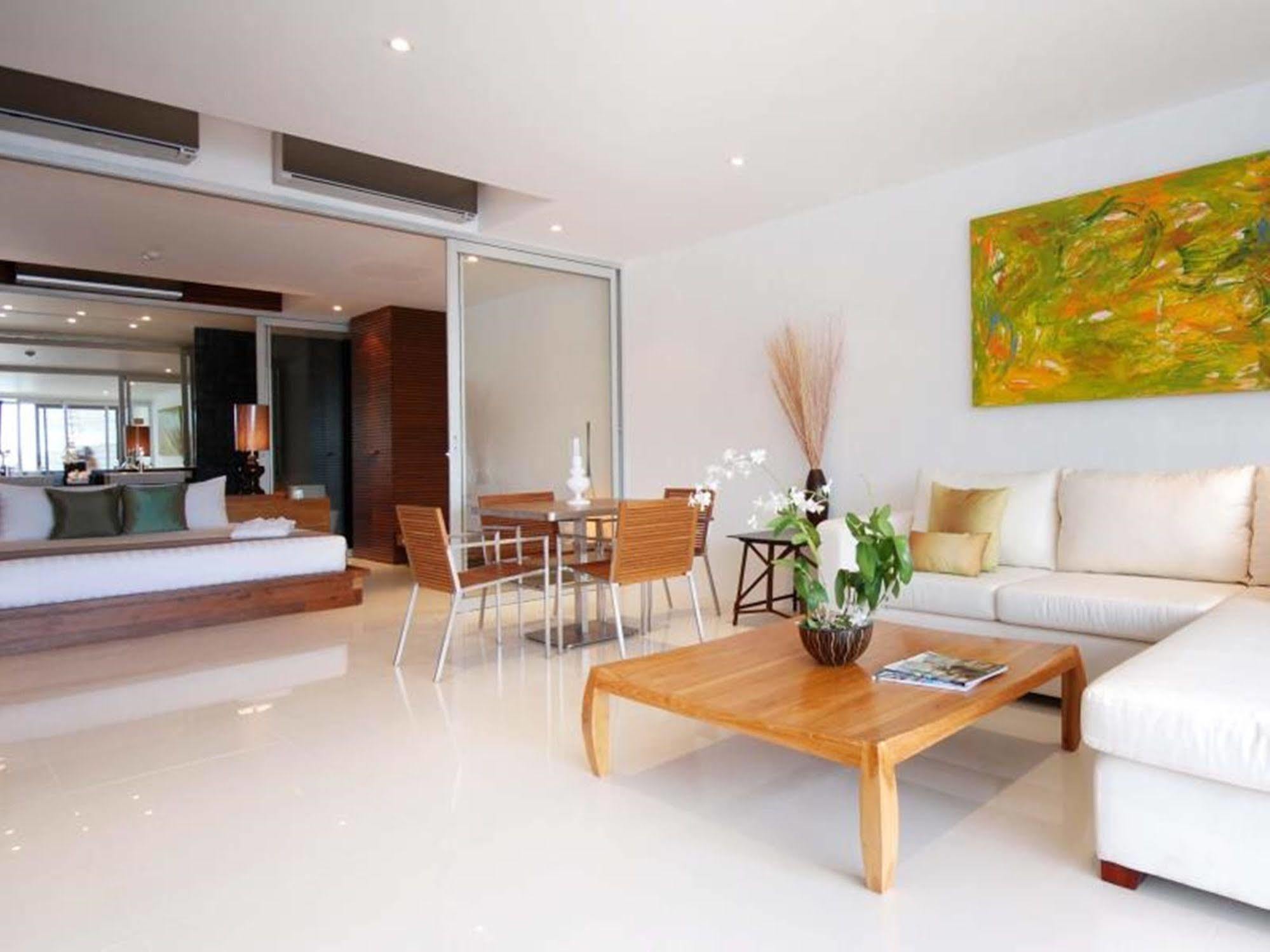 Hotel The Quarter Phuket à Surin Beach  Extérieur photo
