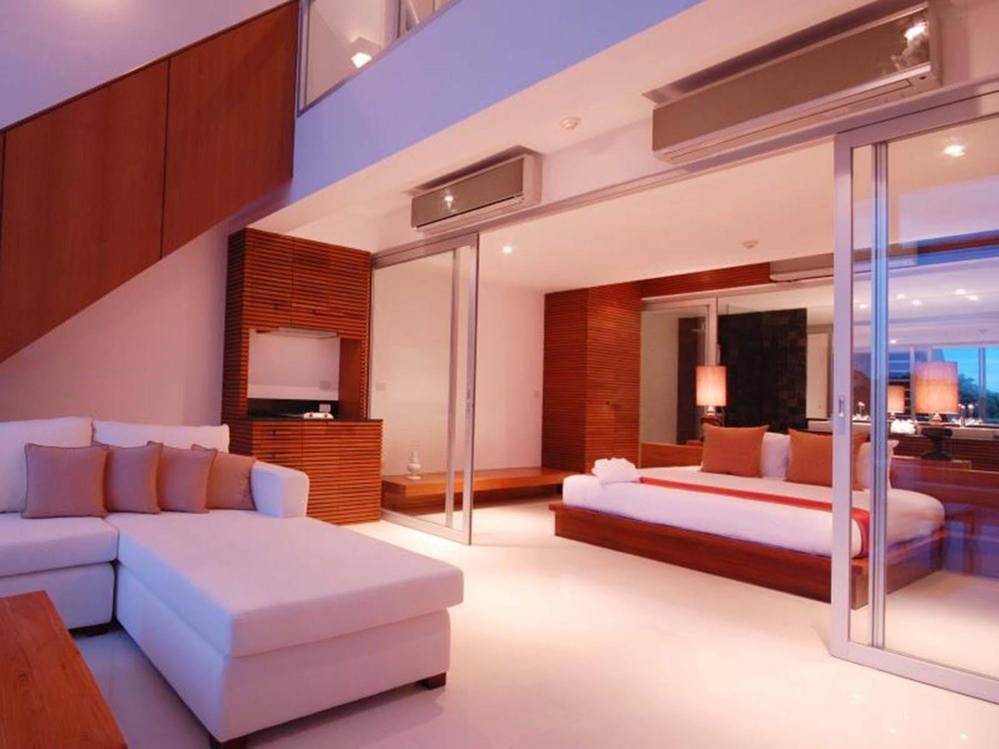 Hotel The Quarter Phuket à Surin Beach  Extérieur photo