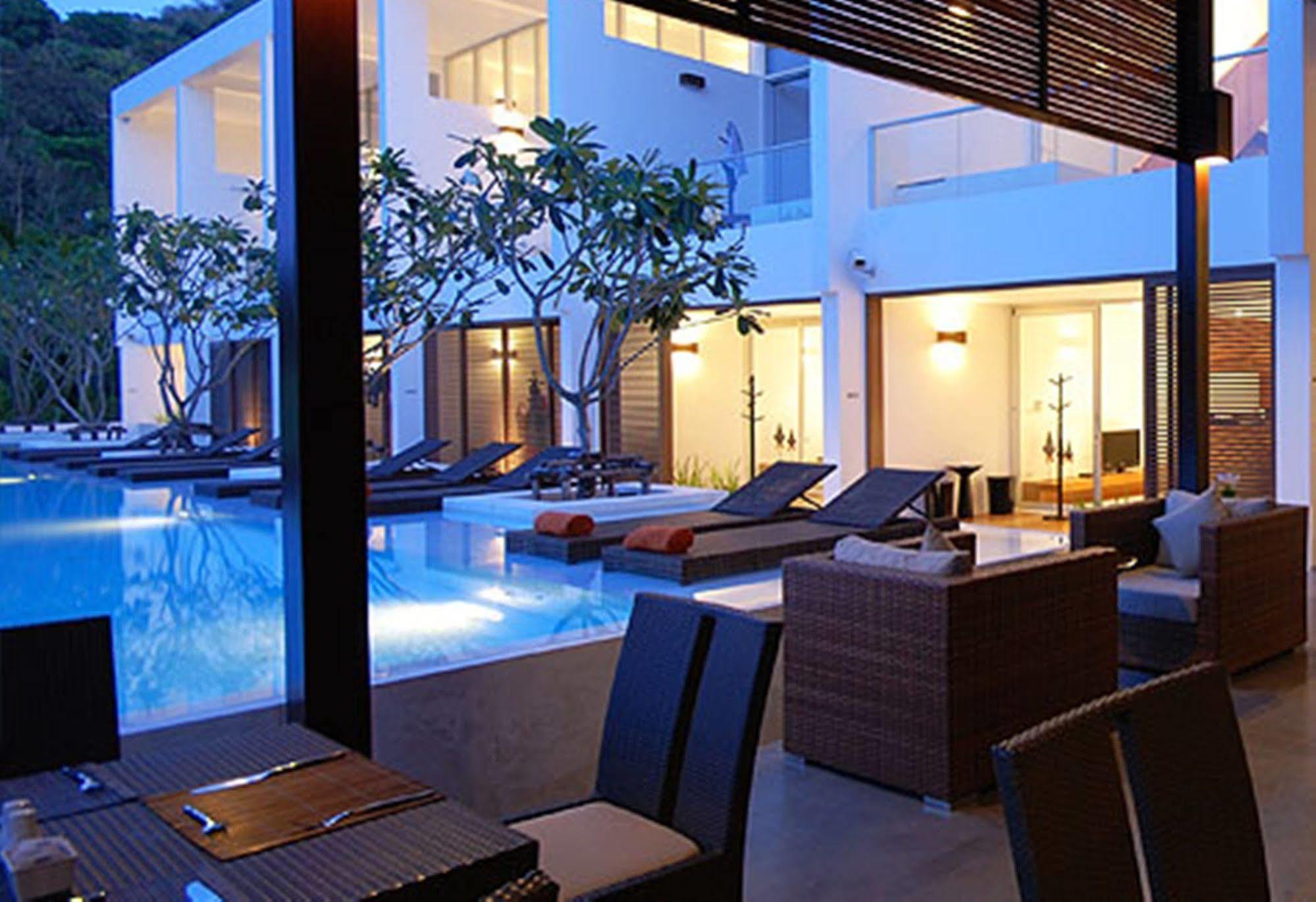 Hotel The Quarter Phuket à Surin Beach  Extérieur photo